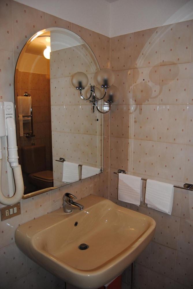 Hotel Del Viale Courmayeur Buitenkant foto
