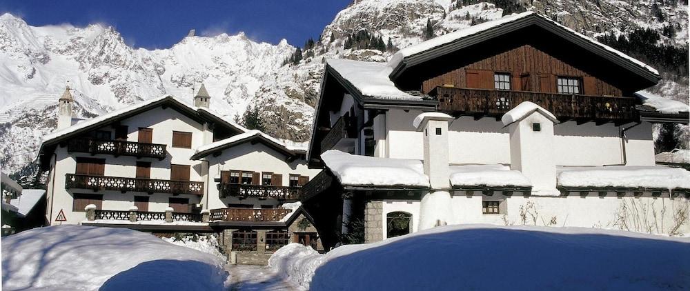 Hotel Del Viale Courmayeur Buitenkant foto