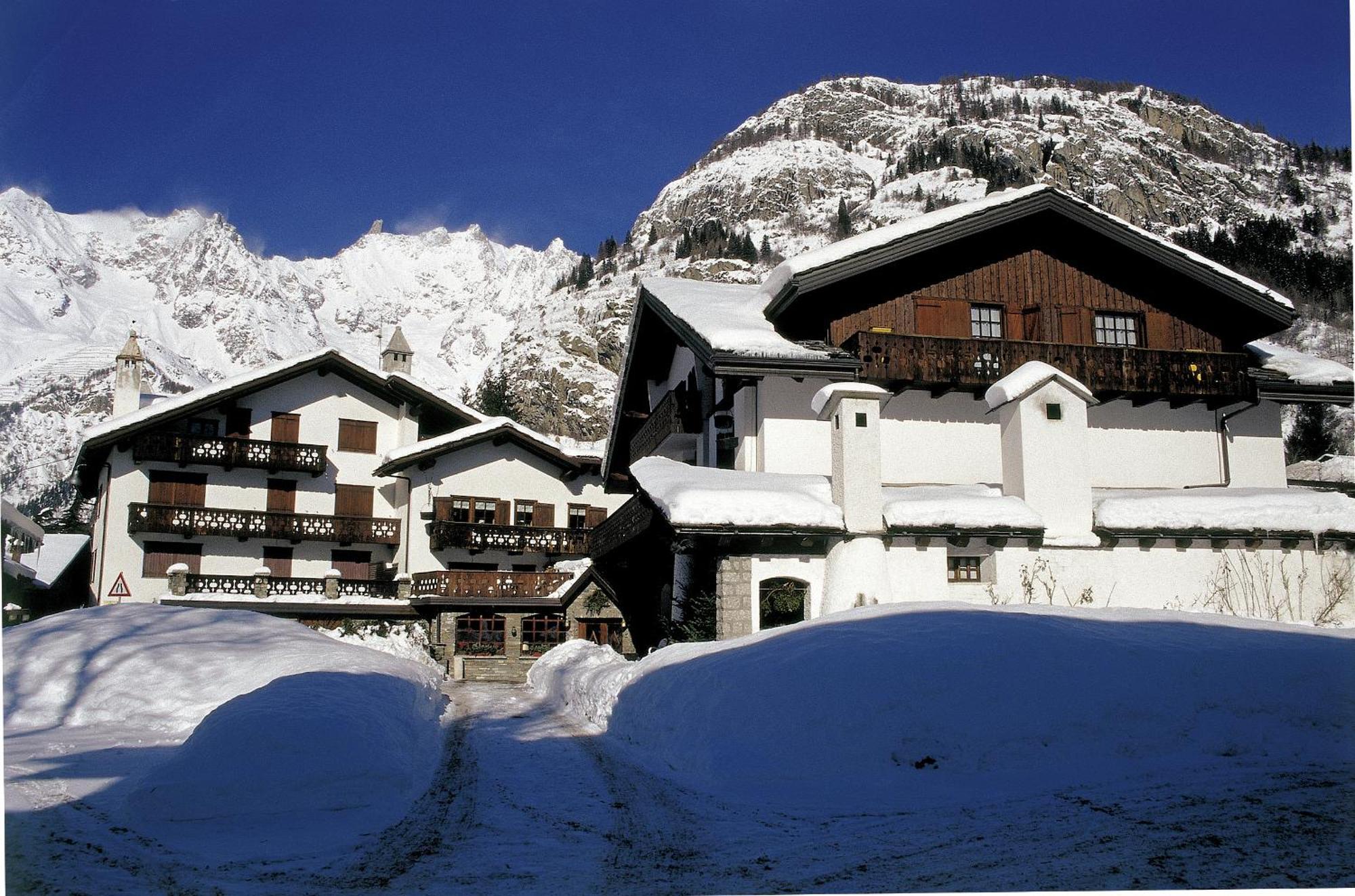 Hotel Del Viale Courmayeur Buitenkant foto