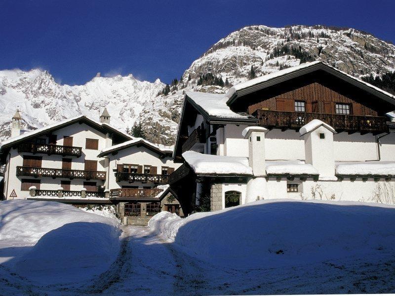 Hotel Del Viale Courmayeur Buitenkant foto
